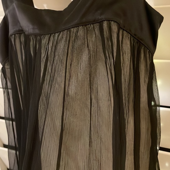 DKNY beautiful silk tank top - Picture 2 of 4